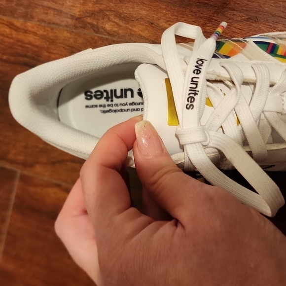 EUC adidas love unites superstar pride 2020 design - Picture 6 of 7